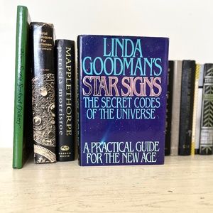 SOLD First Edition of Linda Goodman's Star Signs